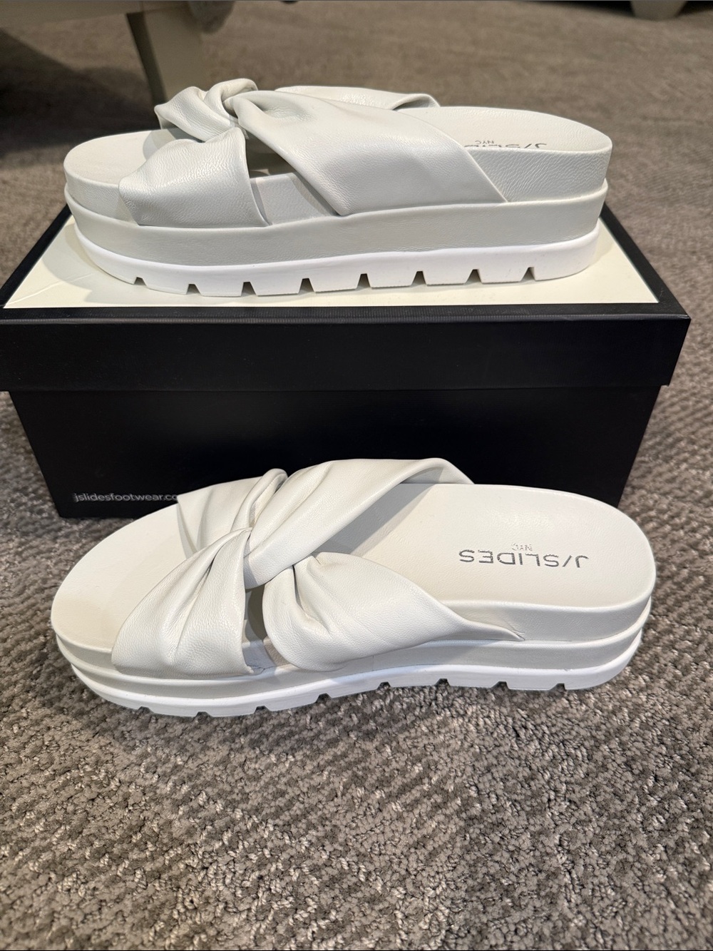 J/SLIDES Women's White Knotted Platform Sandals size 7
